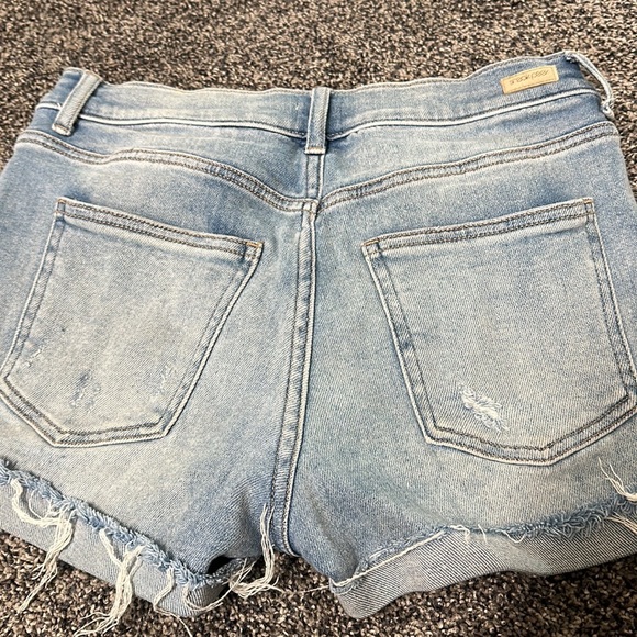 High rise shorts - Picture 2 of 3